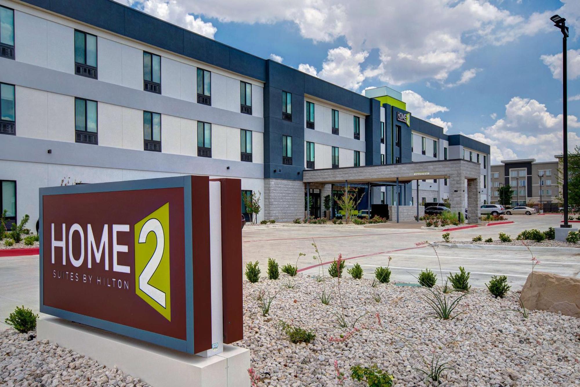 Home2 Suites By Hilton Burleson Extérieur photo